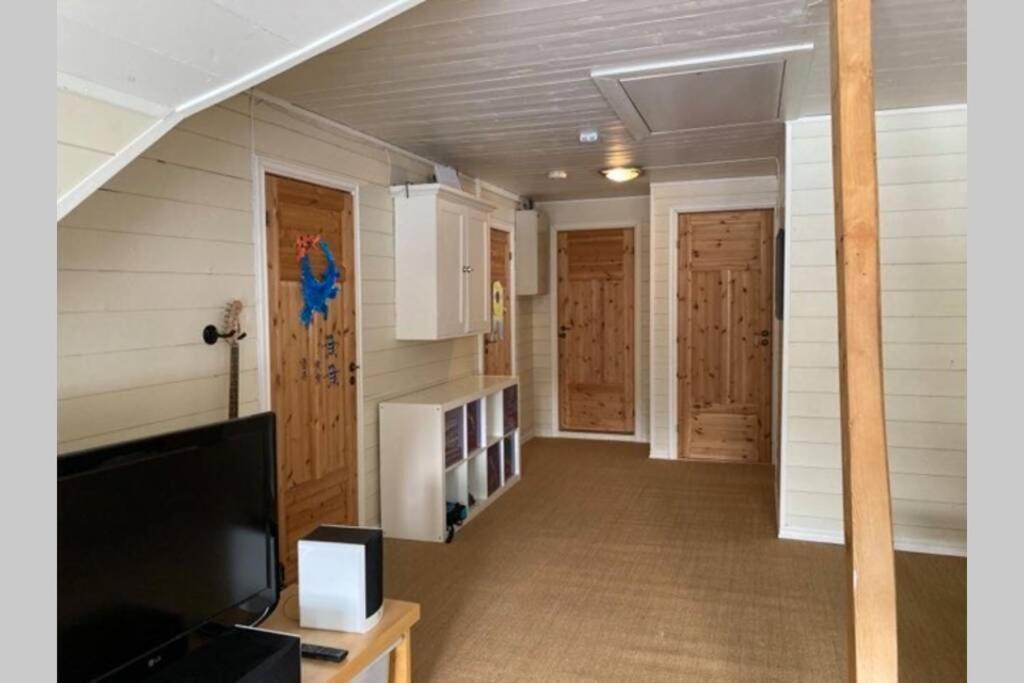 Comfortable House In Quiet Area Luster Экстерьер фото